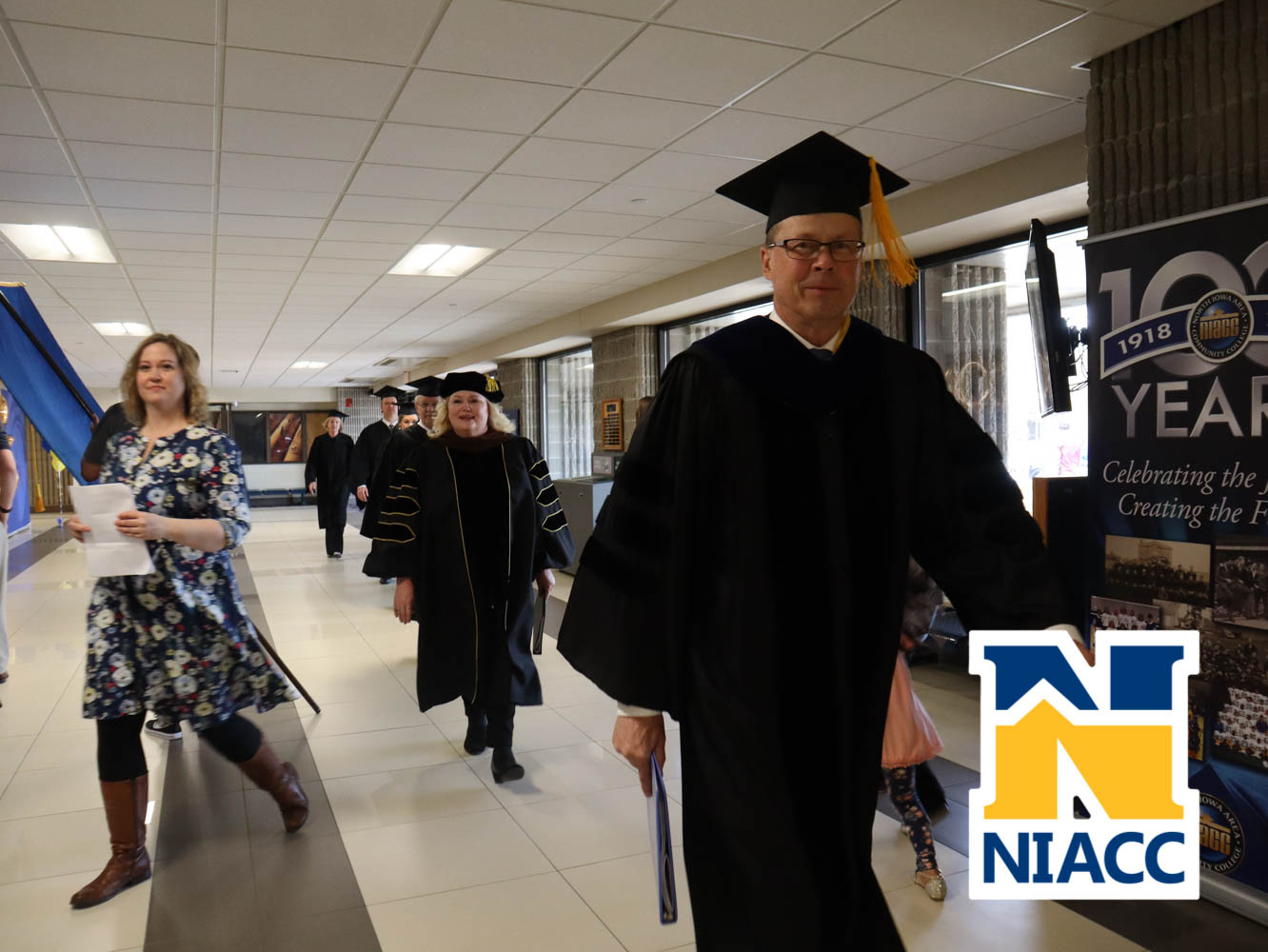 niacc_grad-16