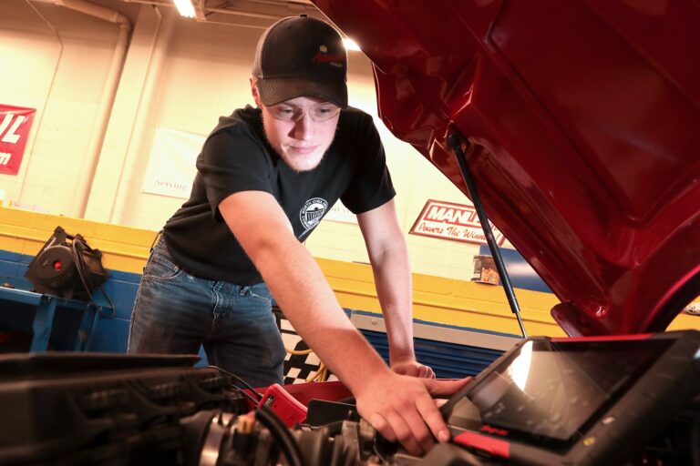 Rev Up Your Future with an Auto Technology Degree NIACC Minute