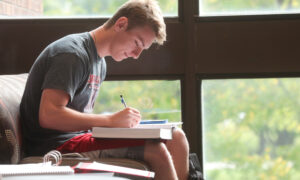 NIACC student studying