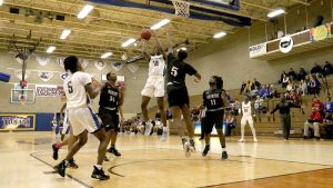Photo of a NIACC Basketball game