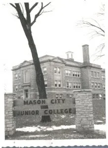 Picture of Mason City Junior College at the Memorial University Building